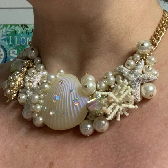 BETSEY JOHNSON Pearl Shell STATEMENT NECKLACE! AB Crystals Turtle Mermaid Gold - Picture 3 of 11